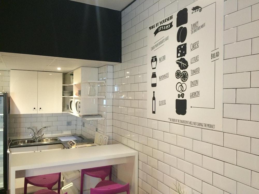 Chameleon Youth Hostel Αλικάντε Εξωτερικό φωτογραφία