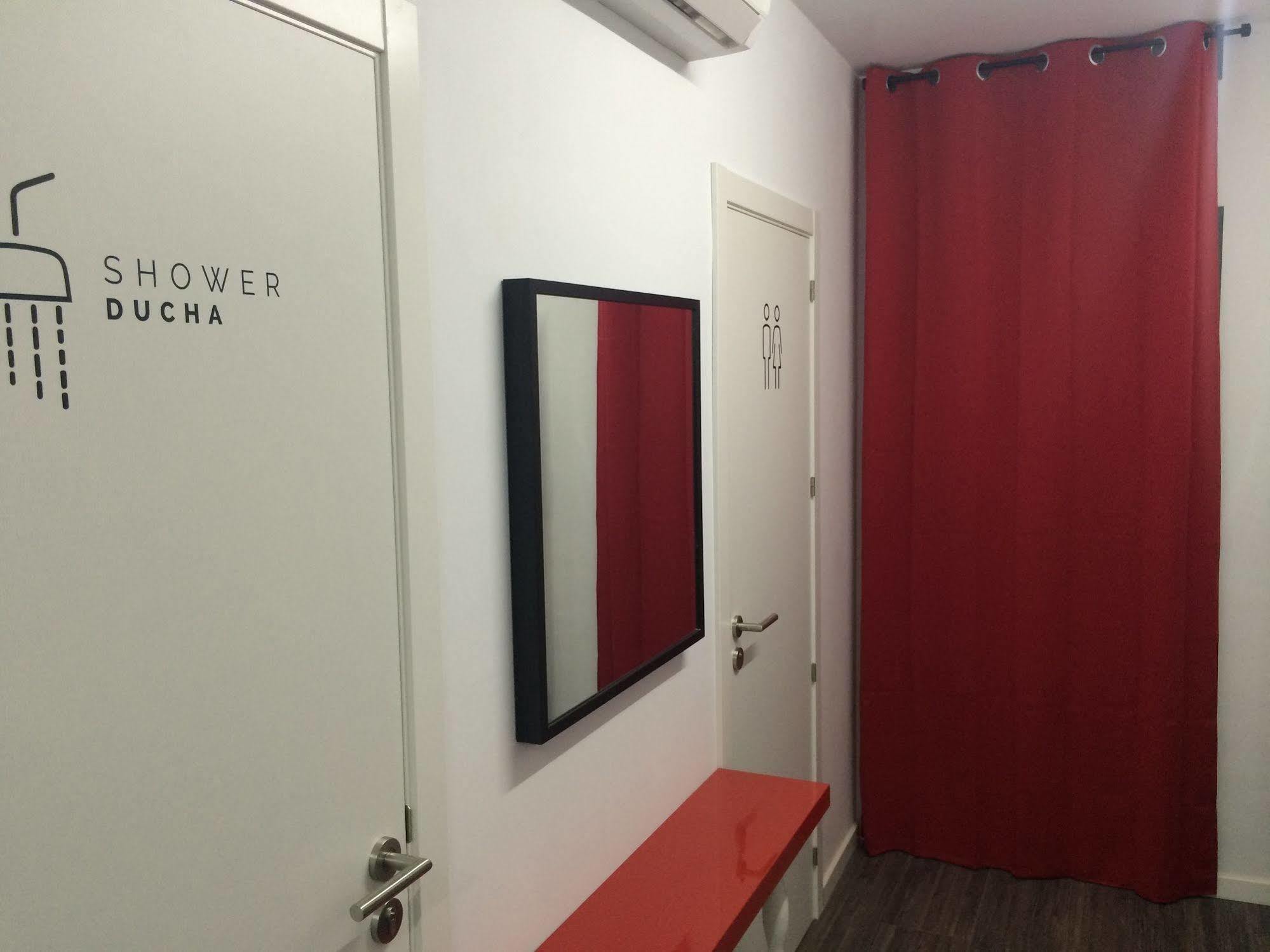 Chameleon Youth Hostel Αλικάντε Εξωτερικό φωτογραφία